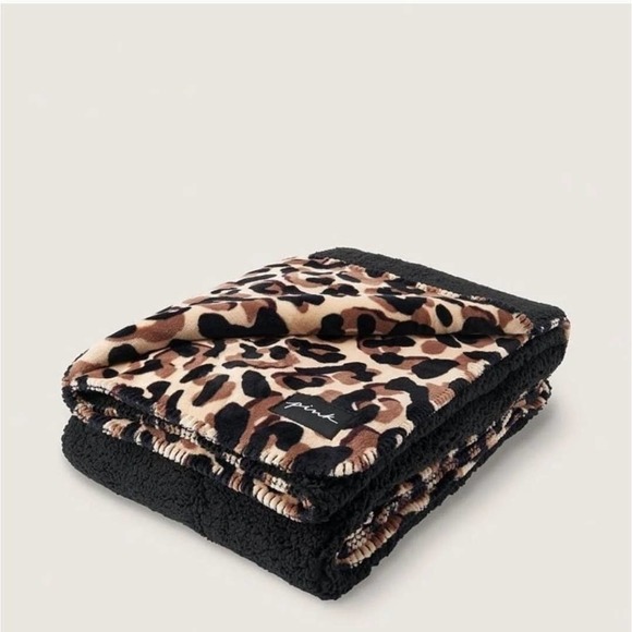 Victoria's Secret PINK Leopard Print Black Sherpa Blanket 60 in by 72 in NEW - Picture 8 of 9
